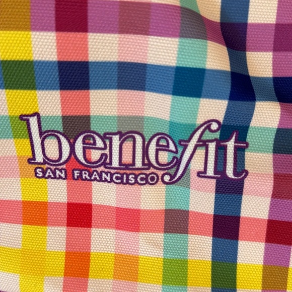 Benefit Cosmetics Duffel Gym Bag Plaid New Without Tags - Picture 3 of 3